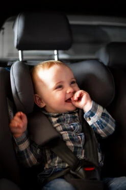 Ding Cruz Dark Grey 360° Isofix Autostoel 0-36kg DI-101920 -Kinderwagenserie Winkel di 101919 lifestyle 04a 1