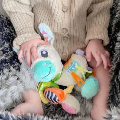 Playgro Sensory Friends Lupe Llama Buggyspeeltje P0188470 -Kinderwagenserie Winkel playgro sensory friends lupe llama buggyspeeltje p0188470 .4